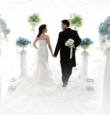 离婚五年后看见前妻在餐馆洗碗,我心生怜悯给