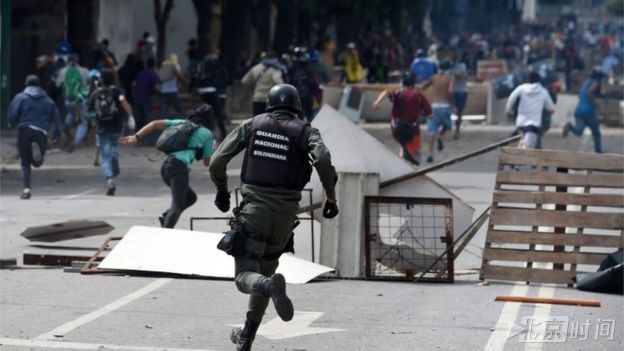 选举将至委内瑞拉政府禁止抗议 反对派放手一