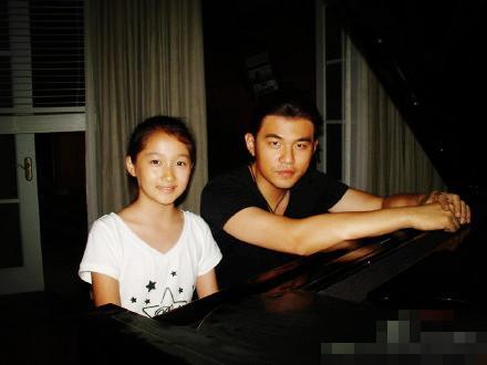 关晓彤小时候居然和这么多明星合作过 关晓彤小时候居然和这么多明星合作过