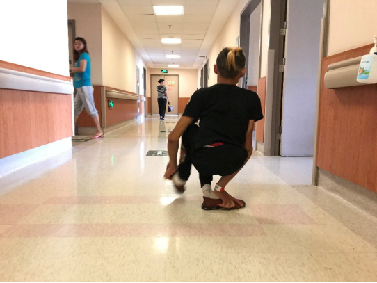 河南两严重脊柱畸形泌尿系结石患者来京求救获