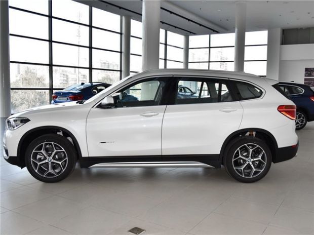 18款宝马X1买三缸发动机还是四缸 发动机变速