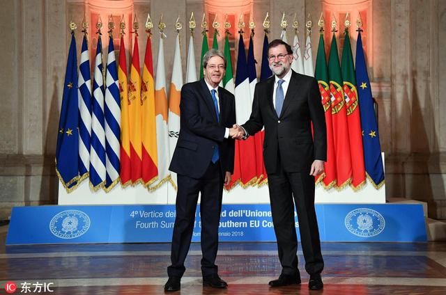 回顾:马克龙在意大利出席欧洲7国会议 抬头向