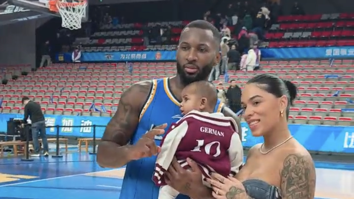 昨晚主场与新疆队的比赛,杰曼有了额外的动力 昨晚主场与新疆队的比赛,杰曼有了额外的动力