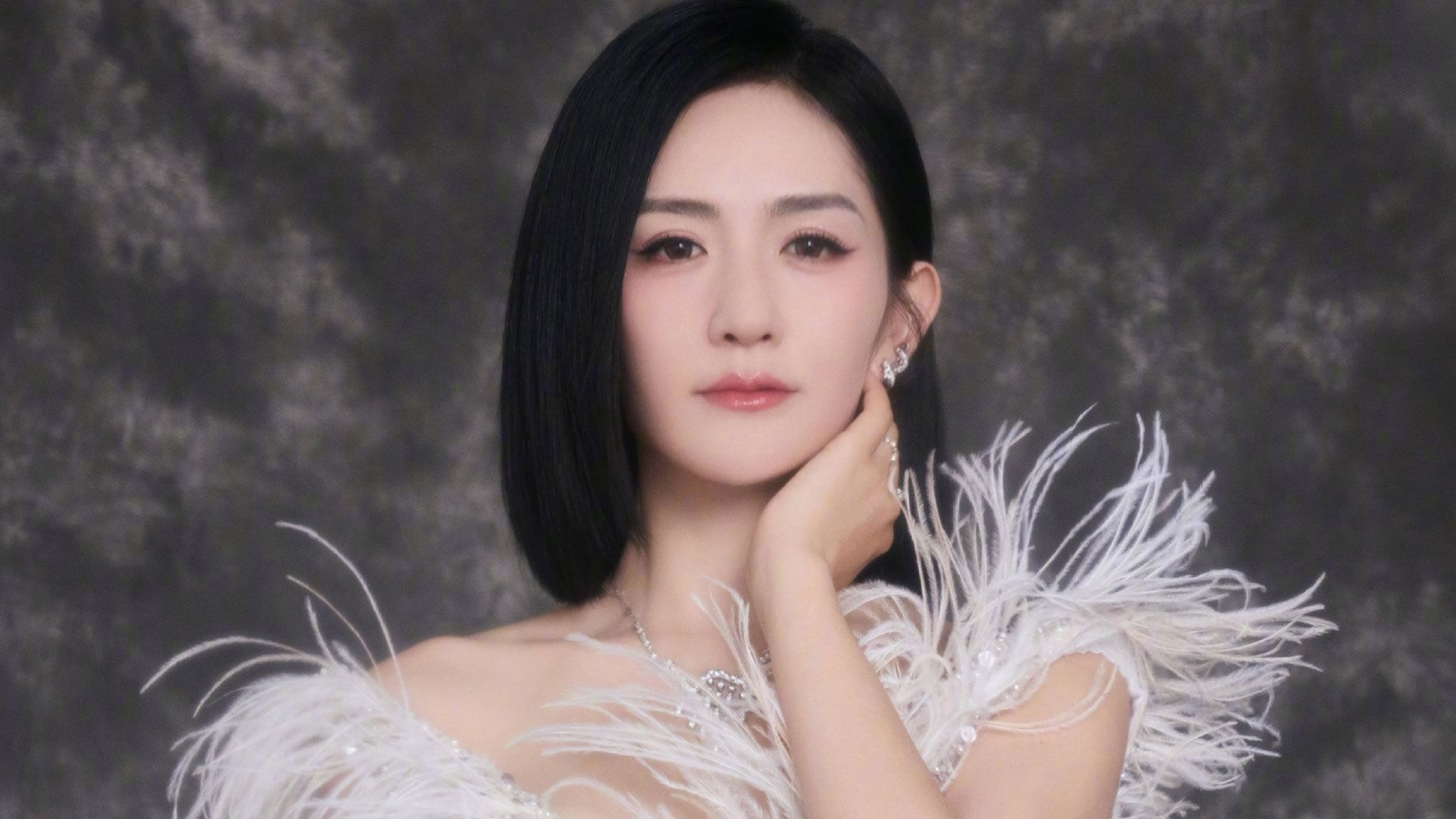 谢娜天生就是“发热体质”_北京时间