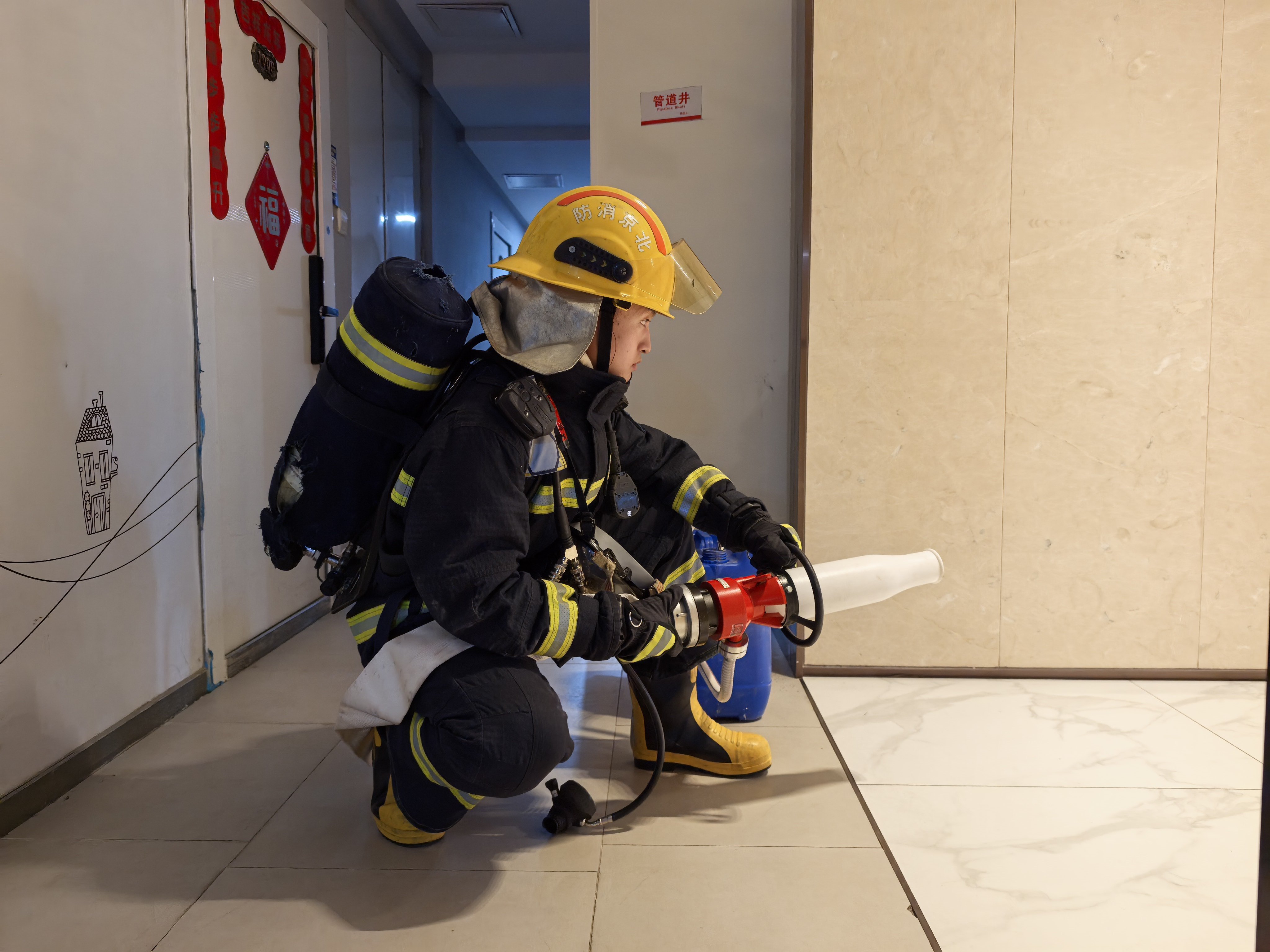 顺义区消防救援局组织开展高层建筑灭火救援综合实战演练 顺义区消防救援局组织开展高层建筑灭火救援综合实战演练