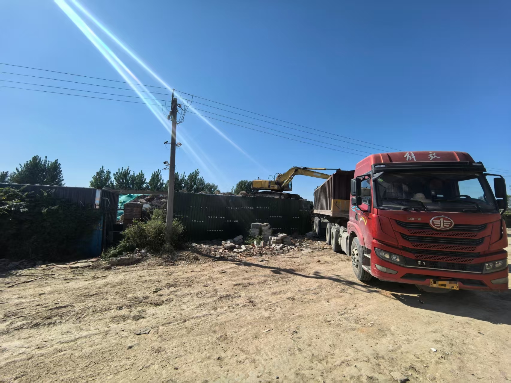 北京通州警方打掉“黑垃圾中转站”7处,行拘14人 北京通州警方打掉“黑垃圾中转站”7处,行拘14人