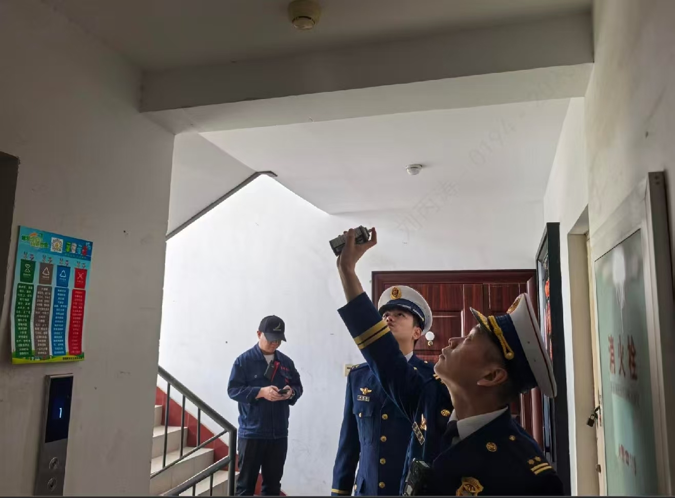 大兴区消防救援局开展高层住宅“降险除患”专项检查 大兴区消防救援局开展高层住宅“降险除患”专项检查