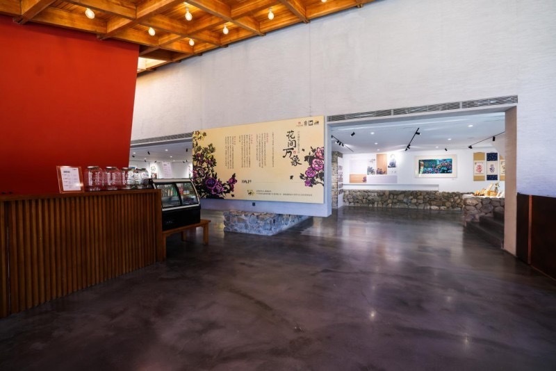 花间万象——卢雪镂绘主题艺术展在北京怀柔北沟村瓦美术馆隆重开幕 花间万象——卢雪镂绘主题艺术展在北京怀柔北沟村瓦美术馆隆重开幕