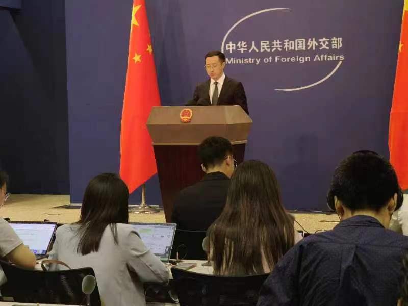 外交部：菲单方面提交涉南海外大陆架划界案，侵犯中国主权