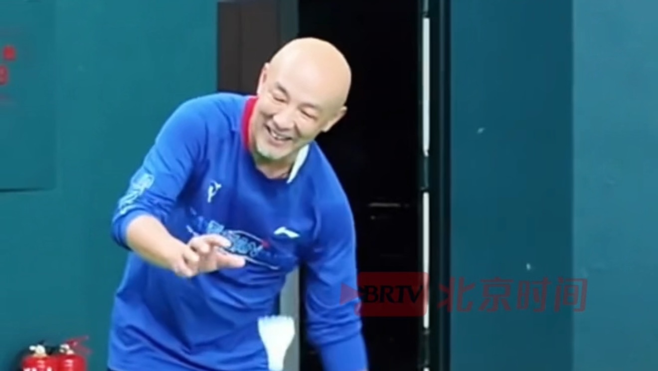 肖凯文分享与父亲肖战打羽毛球瞬间 肖凯文分享与父亲肖战打羽毛球瞬间