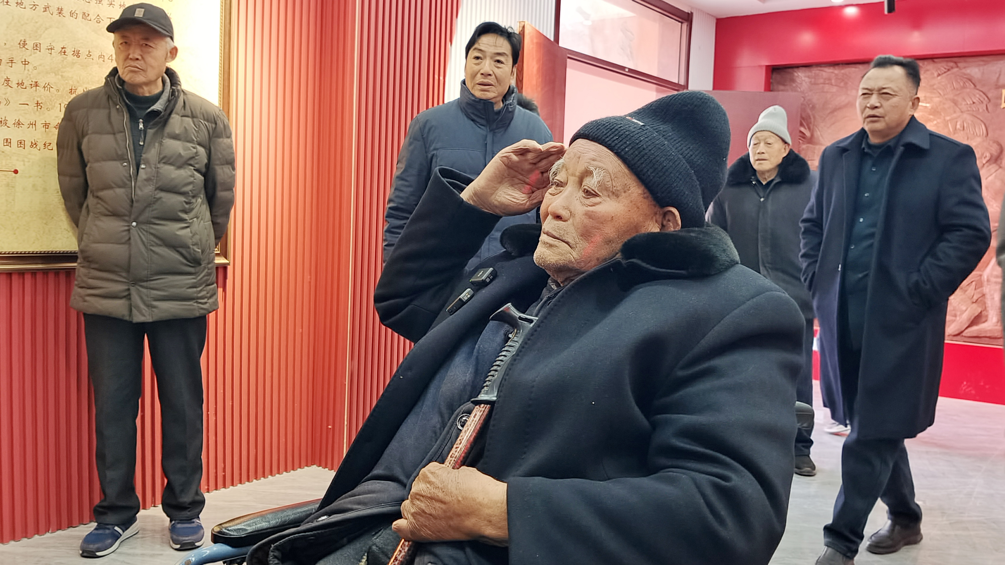 百岁抗战老兵重访叶场围困战旧址82年初心不改述红色记忆