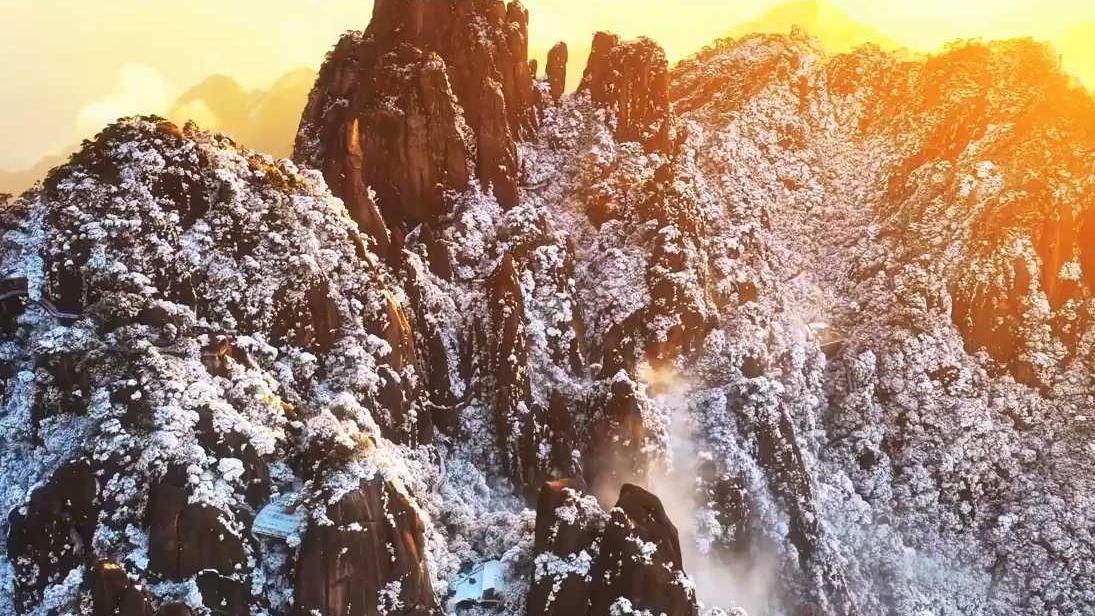 中国风拉满！三清山日出云海雾凇同框