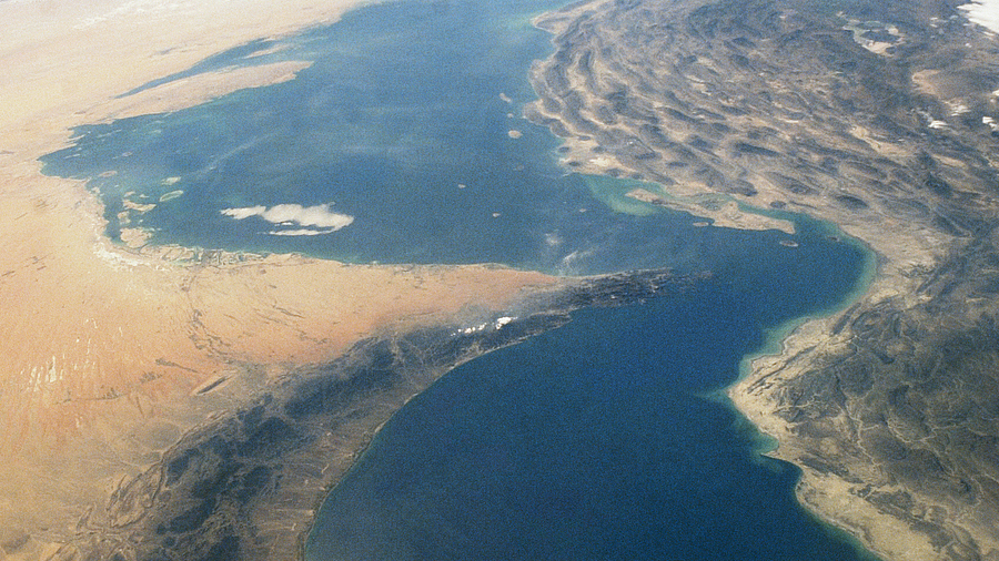 美军:将封锁霍尔木兹海峡,未经授权船只不允许通过 美军:将封锁霍尔木兹海峡,未经授权船只不允许通过