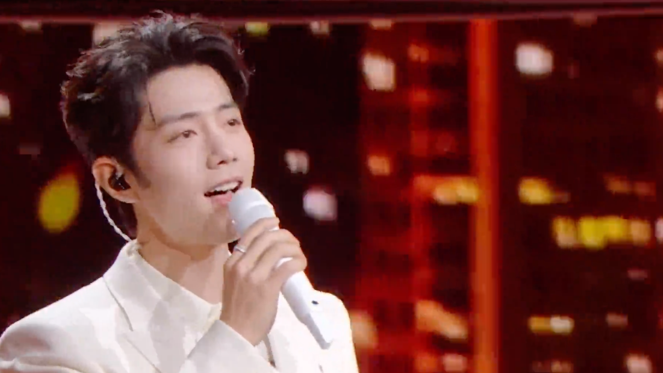 肖战岁岁年年舞台首唱 温情首唱抢先听! 肖战岁岁年年舞台首唱 温情首唱抢先听!