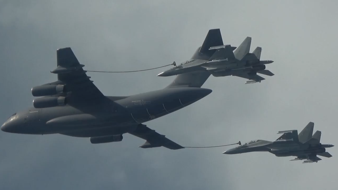 轰-6K、图-95共同飞越宫古海峡，专家详解中俄巡航编队细节