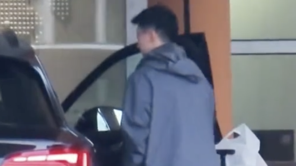 马龙 许昕陆续抵达国乒成都封训基地 助力国家队备战伦敦世乒赛团体赛 马龙 许昕陆续抵达国乒成都封训基地 助力国家队备战伦敦世乒赛团体赛