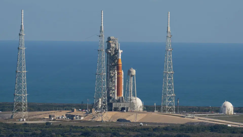 美国宇航局开始进行载人绕月飞行前的关键测试 美国宇航局开始进行载人绕月飞行前的关键测试