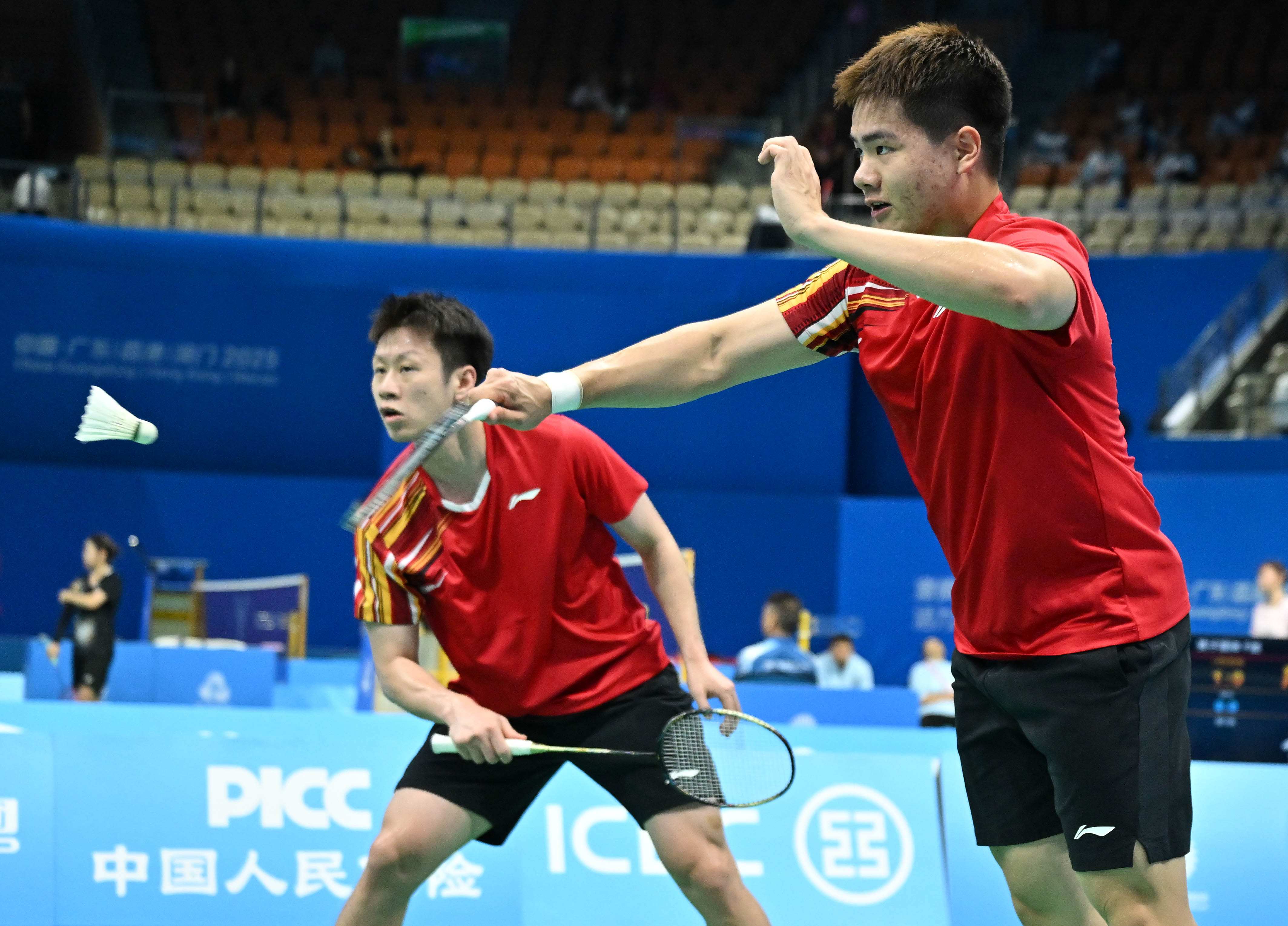 羽毛球团体赛：广东男团、福建女团等强队获胜