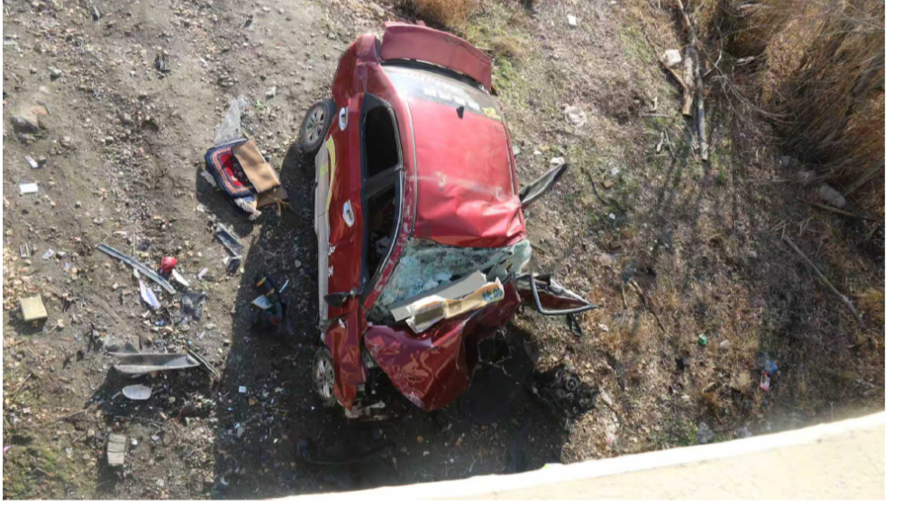 新疆一辆SUV在县道时速156公里撞向对面出租车致3死3伤 新疆一辆SUV在县道时速156公里撞向对面出租车致3死3伤