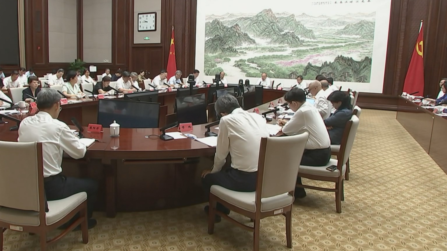 尹力强调 以高质量党建引领推动新时代首都发展