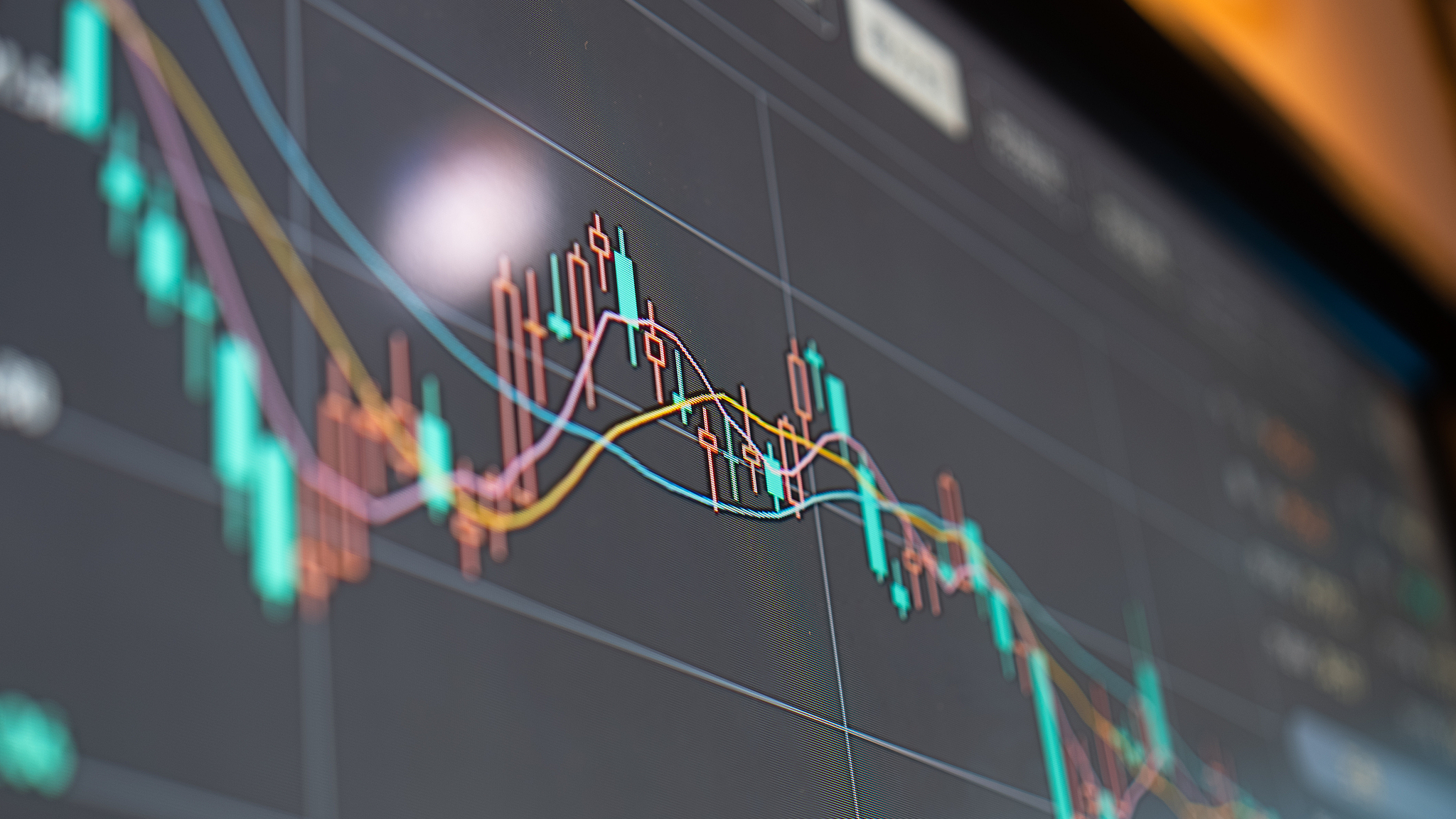 A股三大股指涨跌互现:铝板块带动有色金属走强,超2800股飘红 A股三大股指涨跌互现:铝板块带动有色金属走强,超2800股飘红