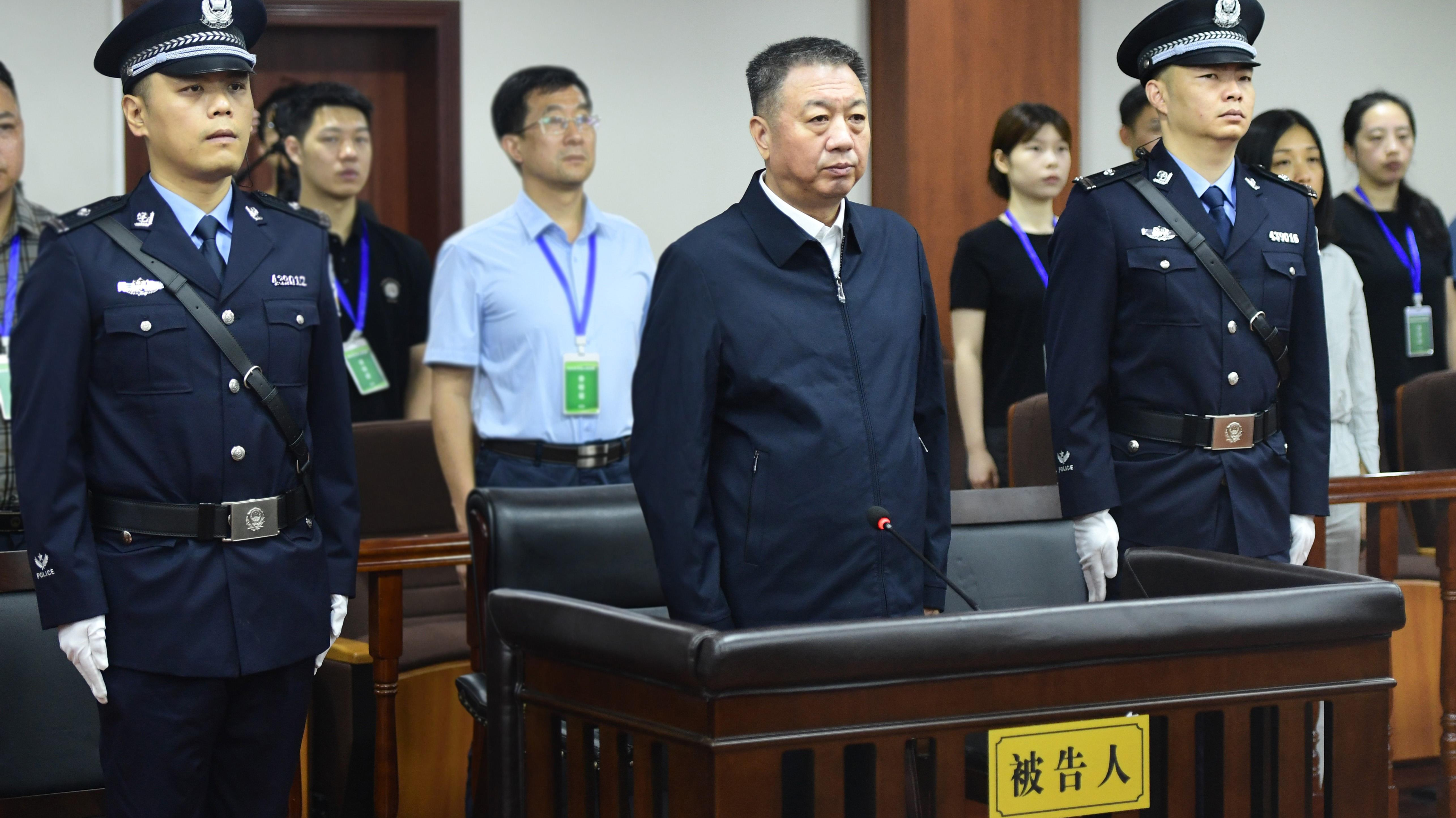 广东省人大常委会原副主任李春生受贿案一审宣判 广东省人大常委会原副主任李春生受贿案一审宣判