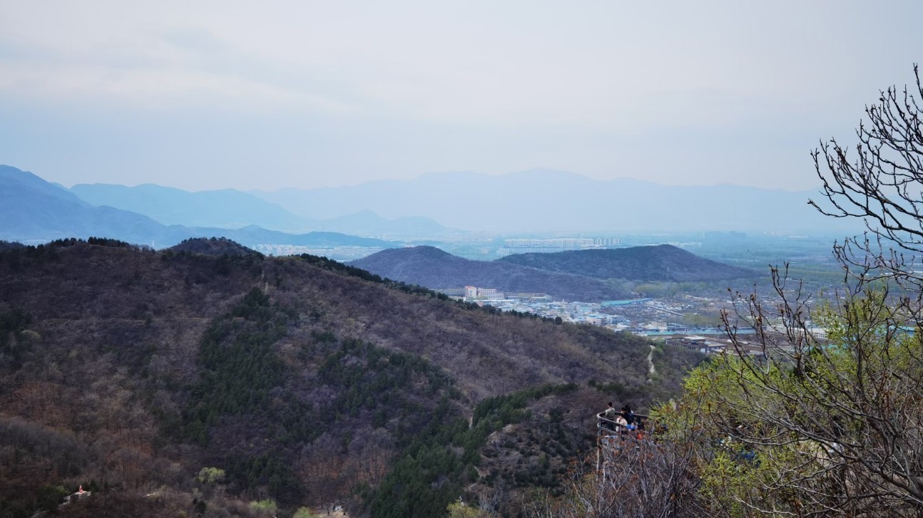 今天白天多云间晴 最高气温2℃ 外出注意添衣保暖 今天白天多云间晴 最高气温2℃ 外出注意添衣保暖