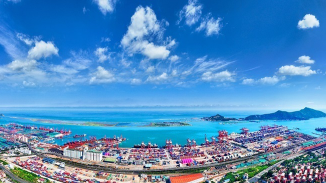 长三角地区优化海运合作 “连申快航”年运量突破15.2万标箱 长三角地区优化海运合作 “连申快航”年运量突破15.2万标箱