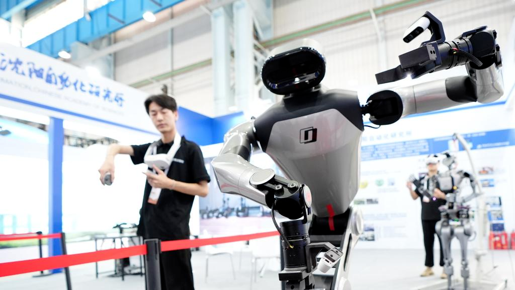 论坛抢先看丨智能经济打开发展新空间,看AI如何重构产业价值与创新生态 论坛抢先看丨智能经济打开发展新空间,看AI如何重构产业价值与创新生态