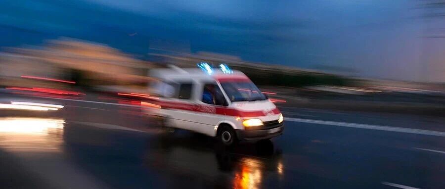 男子自行掰开服药,血压急剧下降、瘫倒昏迷…险丧命!医生紧急提醒→ 男子自行掰开服药,血压急剧下降、瘫倒昏迷…险丧命!医生紧急提醒→