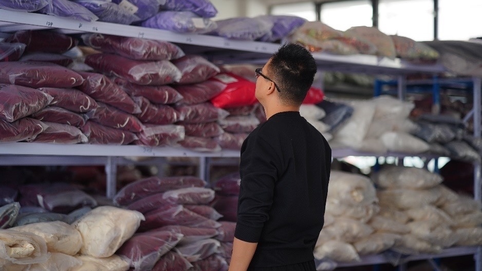 拼多多引领电商高质量转向,“新质商家”将成平台角力点 拼多多引领电商高质量转向,“新质商家”将成平台角力点