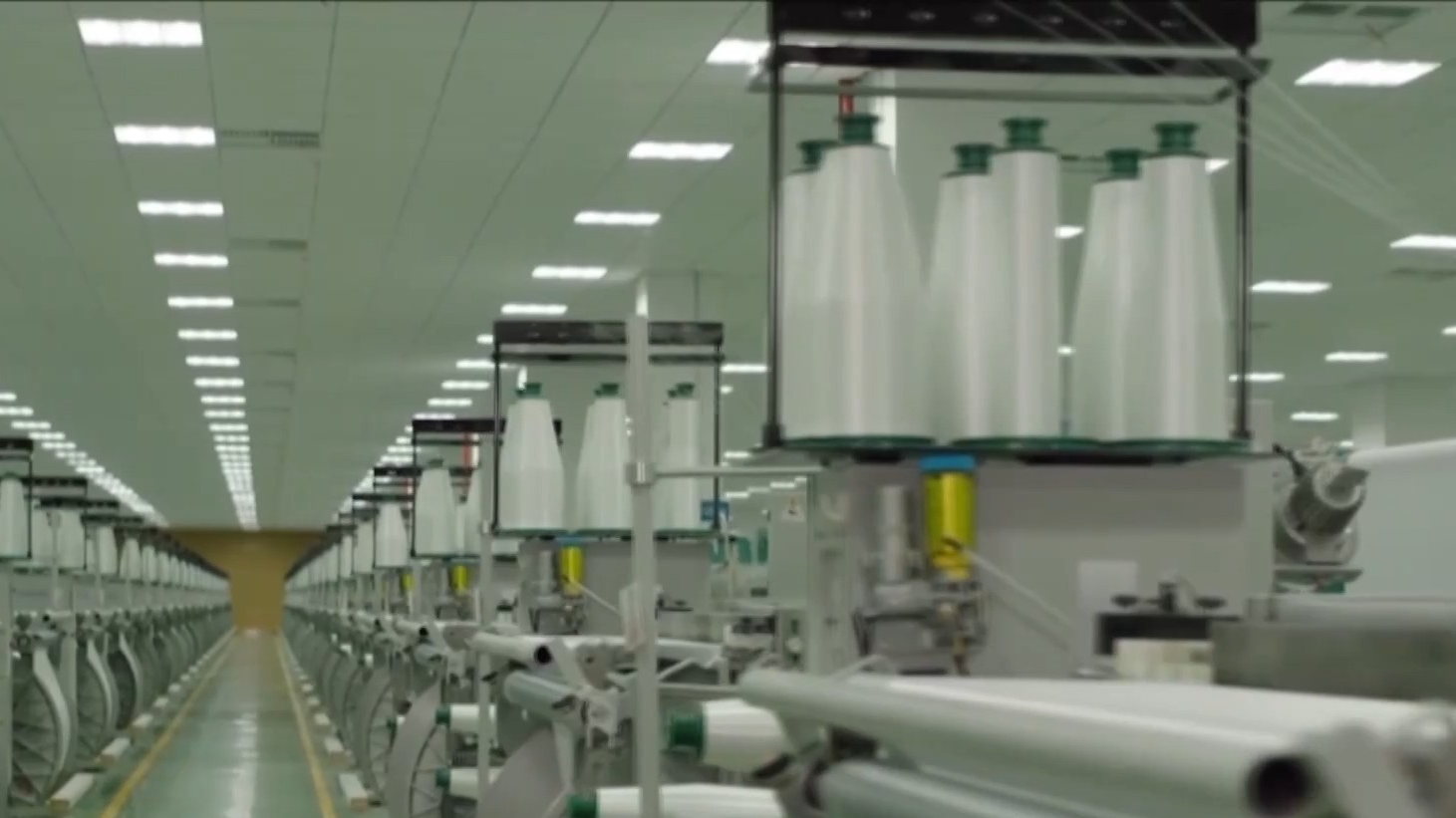 全球最大电子级玻璃纤维生产线点火 年产能达3.9亿米