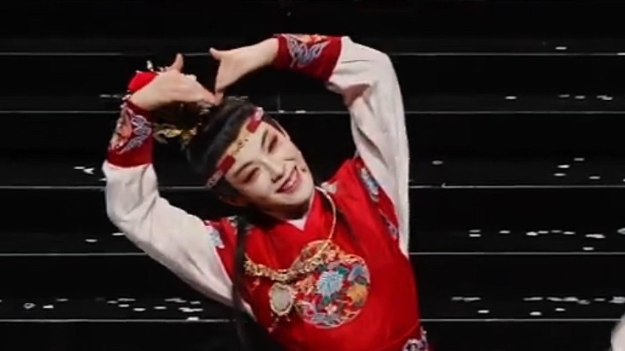 陈丽君携《我的大观园》赴台湾演出 方言互动太圈粉 陈丽君携《我的大观园》赴台湾演出 方言互动太圈粉