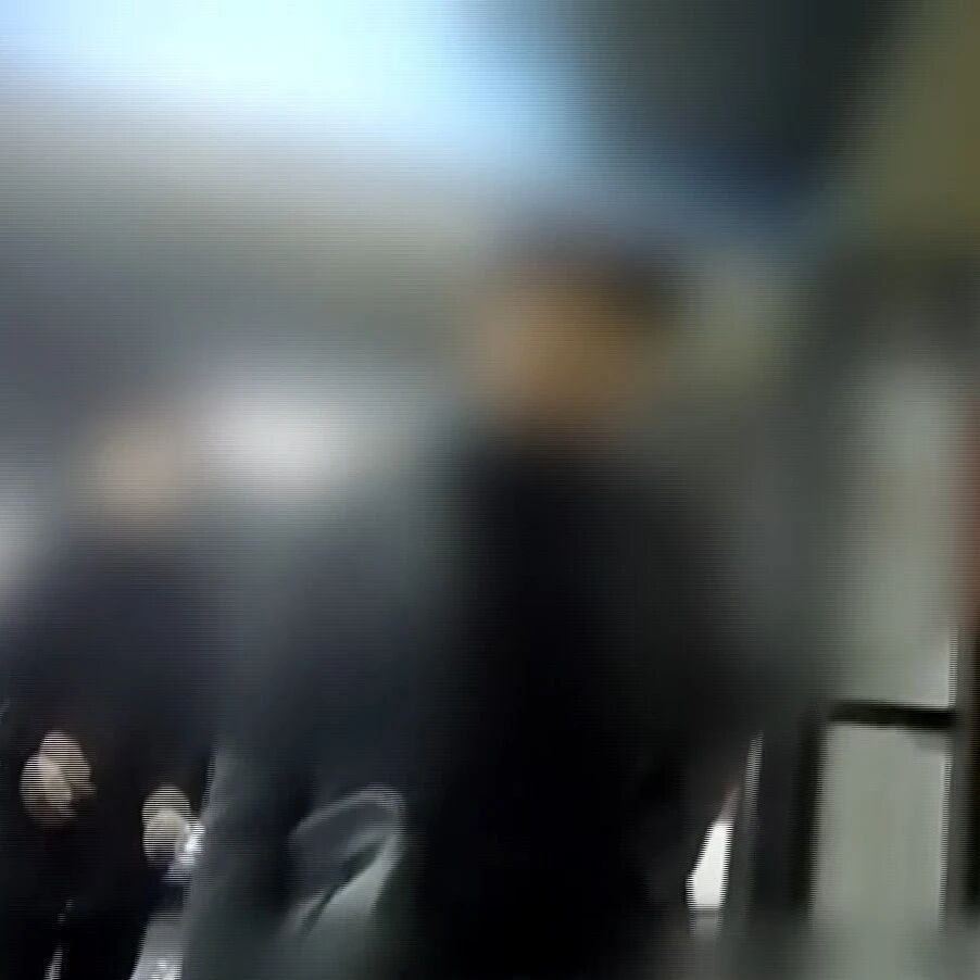 北京一男子要求购买200万元黄金,金店员工拿出手机:是110吗? 北京一男子要求购买200万元黄金,金店员工拿出手机:是110吗?