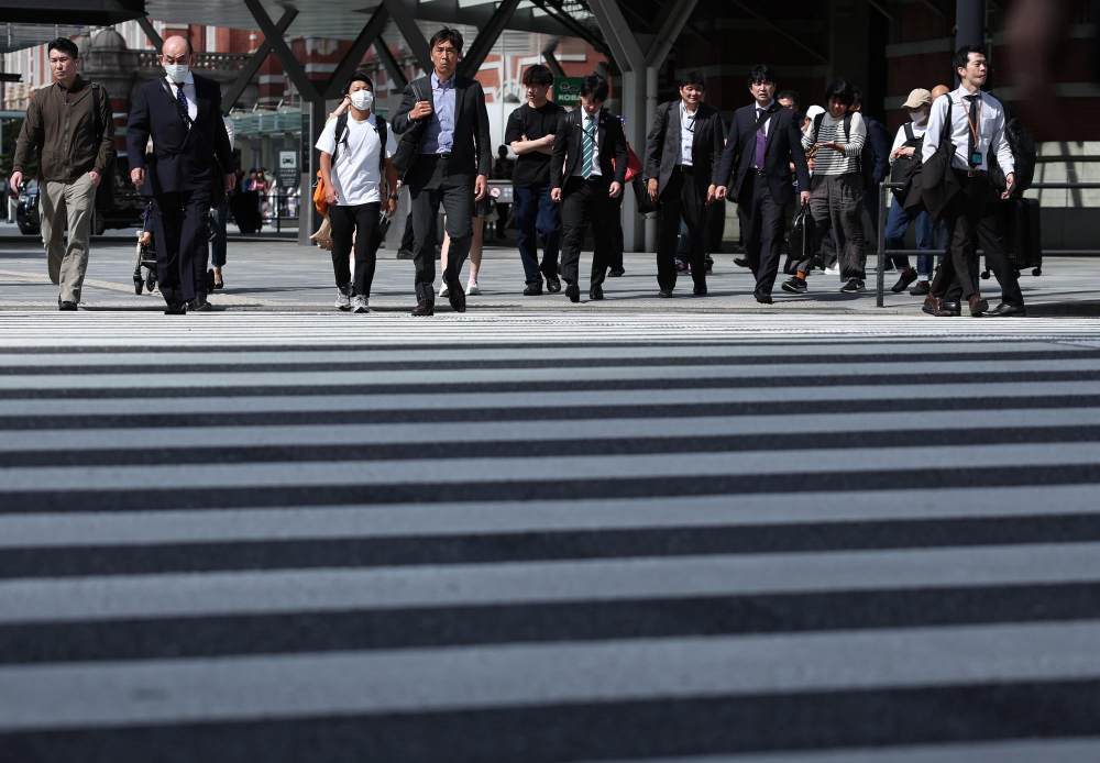 “请保持冷静” 日本政府呼吁民众勿抢购垃圾袋