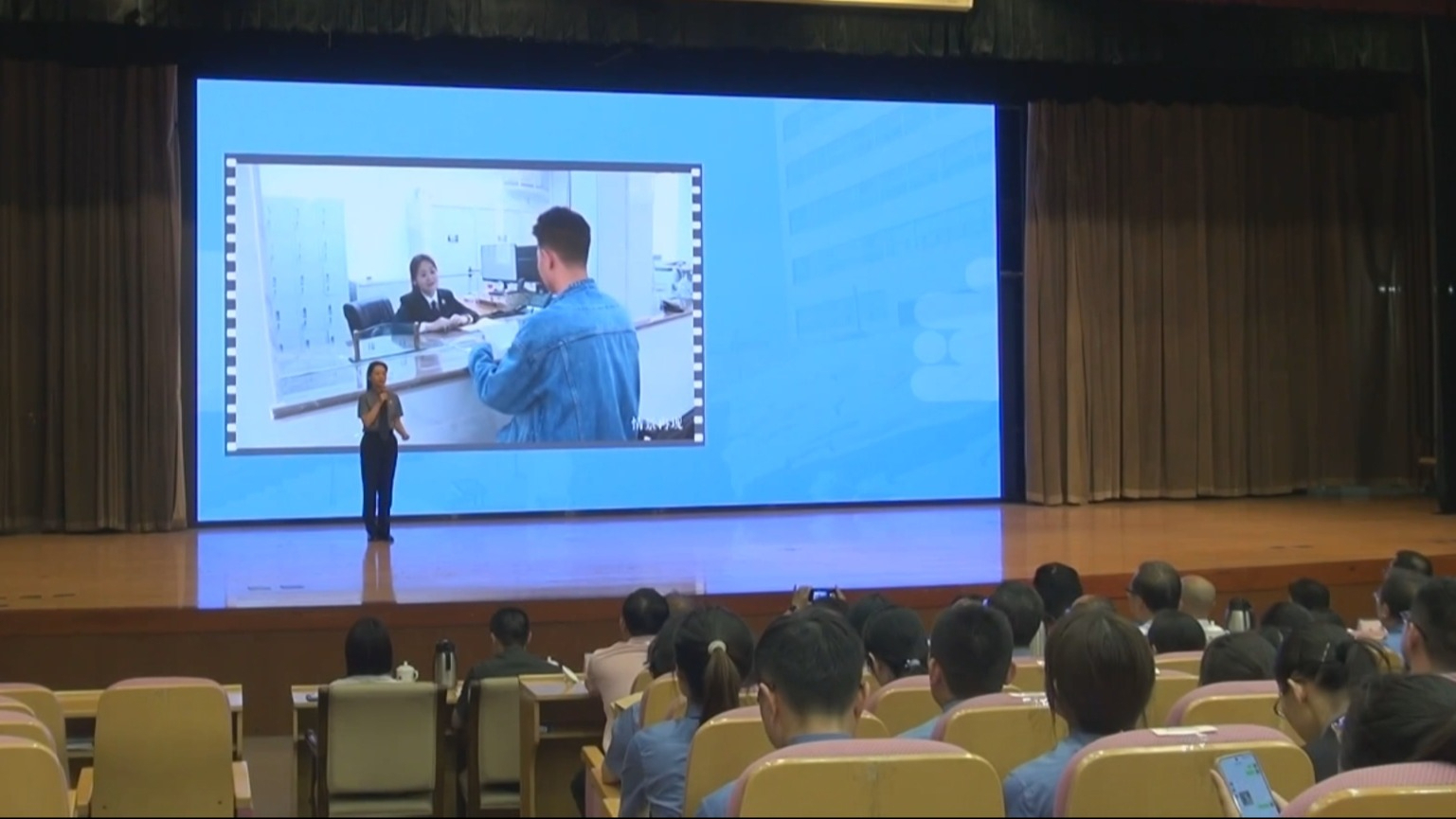 市检察机关举办“民心‘首’护 ‘典’亮生活”检察开放日活动