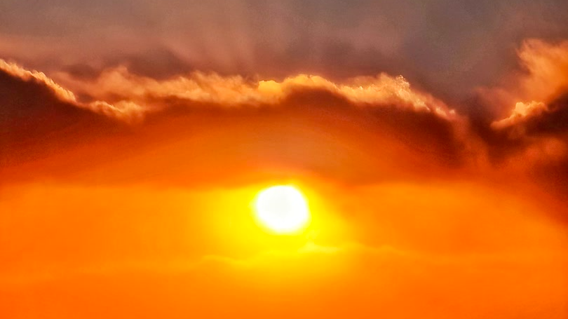 北京大风激荡，晚霞夕阳美成“神仙CP”！