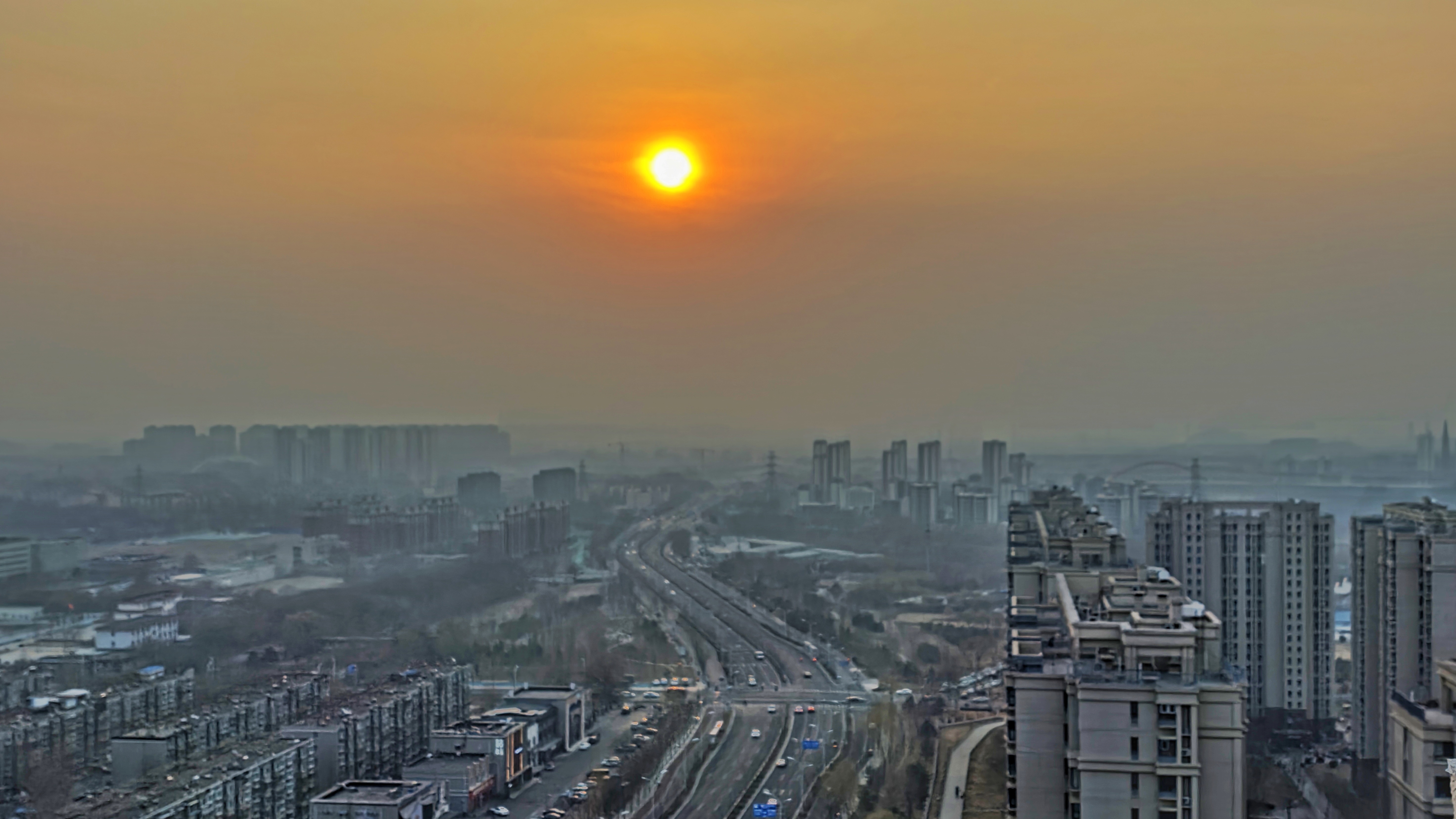 一抹温暖夕阳,满城人间烟火 一抹温暖夕阳,满城人间烟火