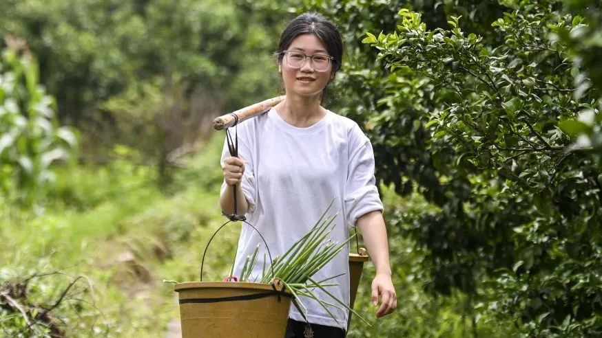 火遍全网的她，我们找到了！
