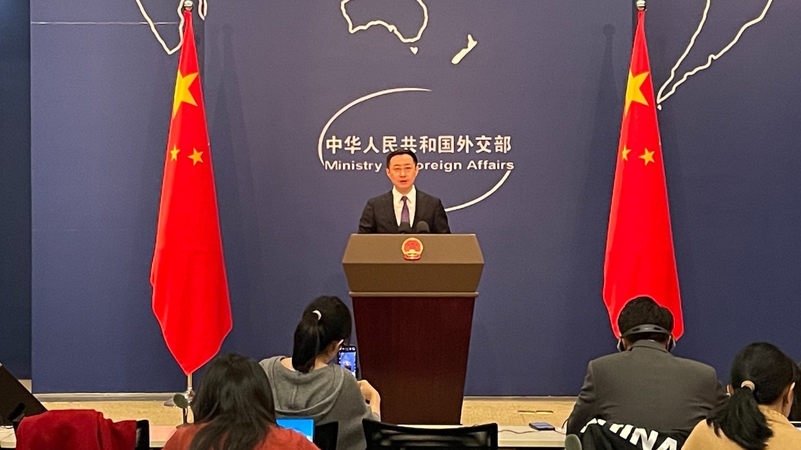 外交部：中俄企业的正常交往合作不应受到干扰和影响