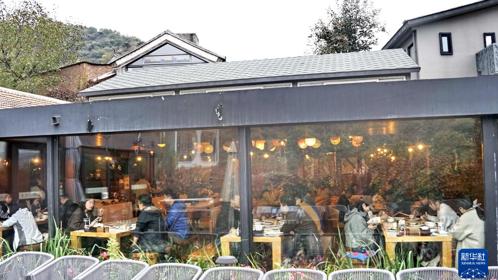 高质量发展调研行丨山沟里的集约经营民俗村