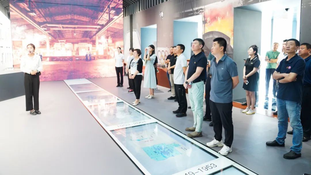 凝聚奋进力量 石景山鲁谷街道工委党校开展第一期外出实践课