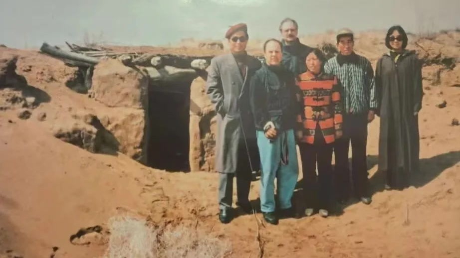 锐评丨“赛考斯”计划来中国！他和殷玉珍都是毛乌素奇迹的英雄