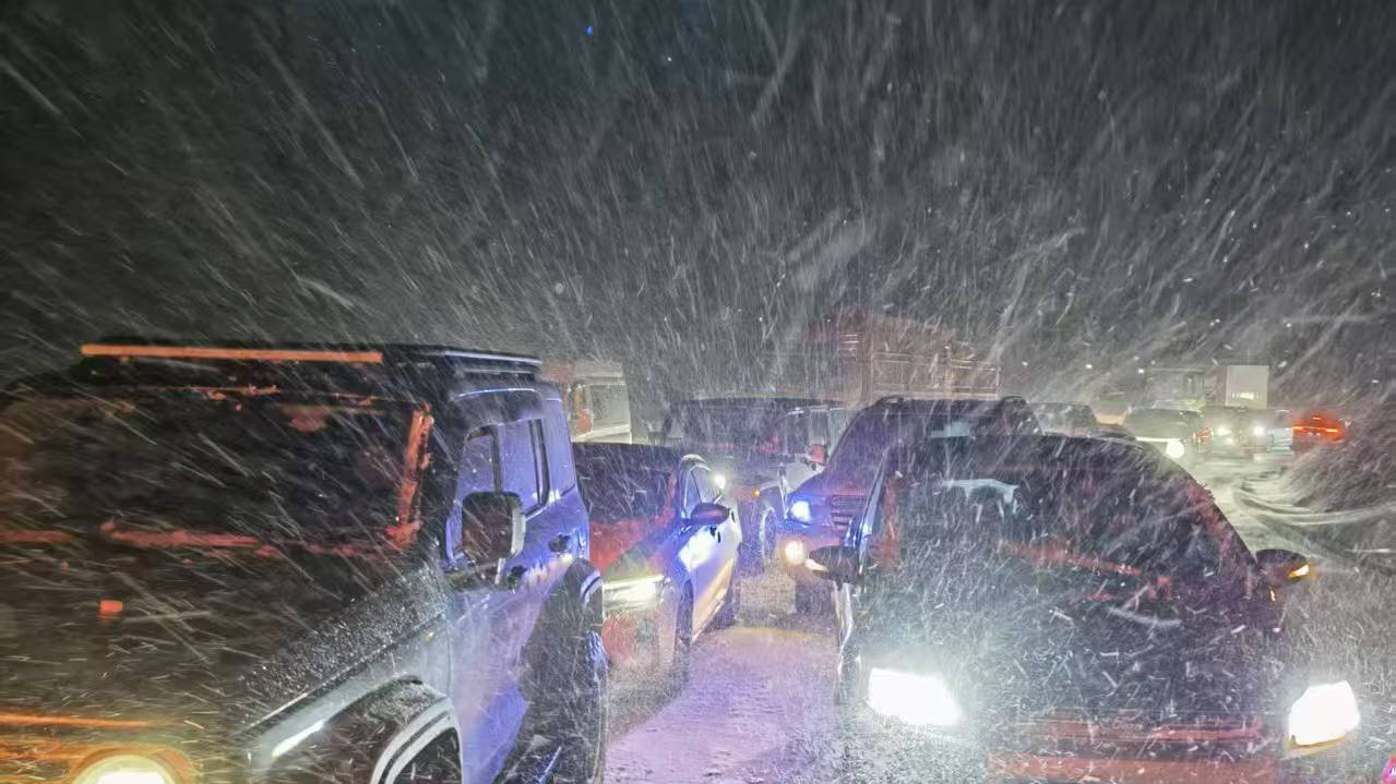 新春走基层·走笔丨风雪折多山