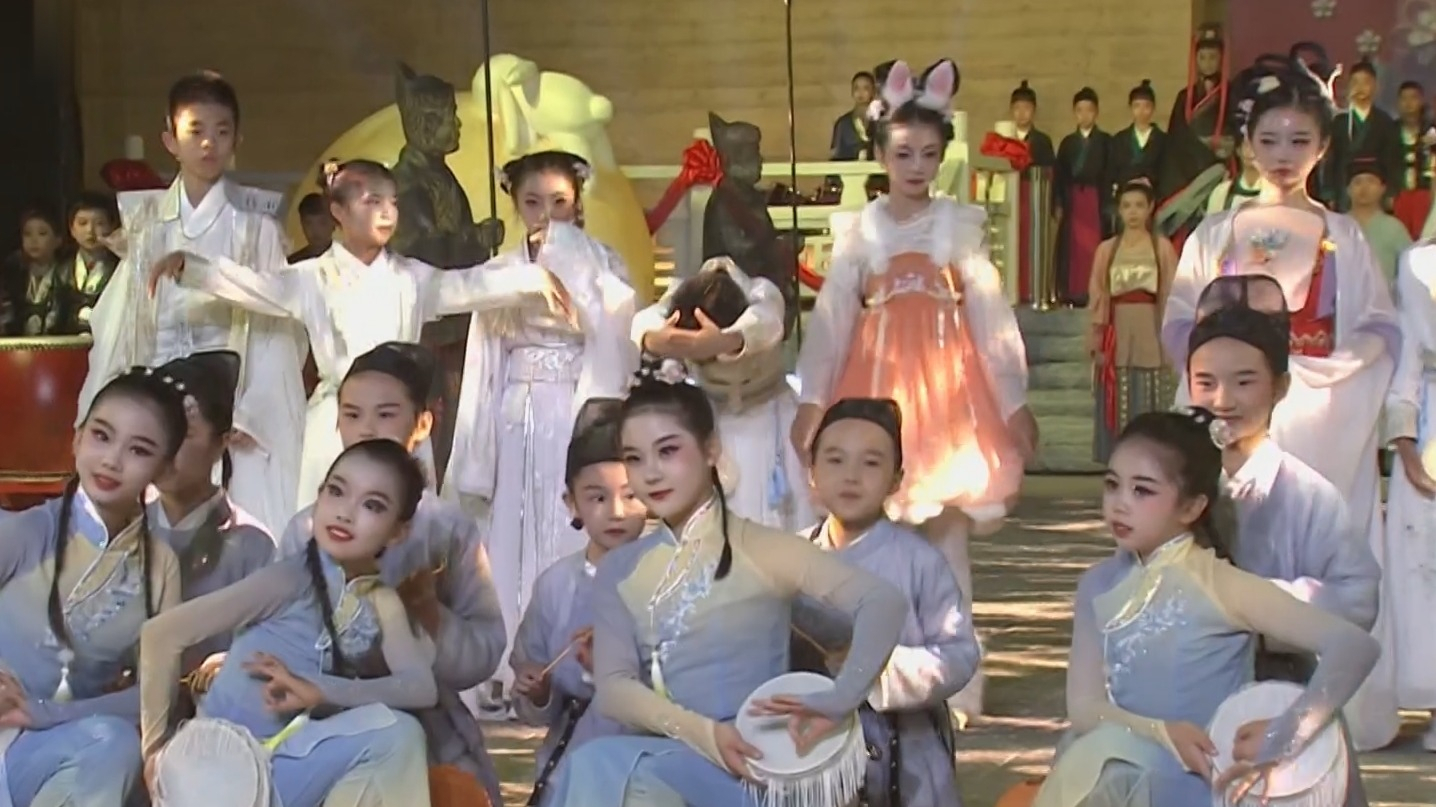 月满山河 家国同庆丨“古今同辉·璀璨新城” 路县故城遗址公园举办中秋汉风游园活动 月满山河 家国同庆丨“古今同辉·璀璨新城” 路县故城遗址公园举办中秋汉风游园活动