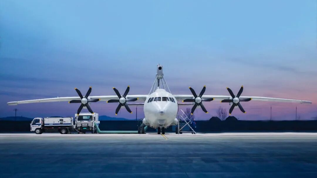 致敬坚守战位的人民子弟兵！