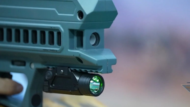 传说中的武器来了！最新一代电磁枪威力巨大