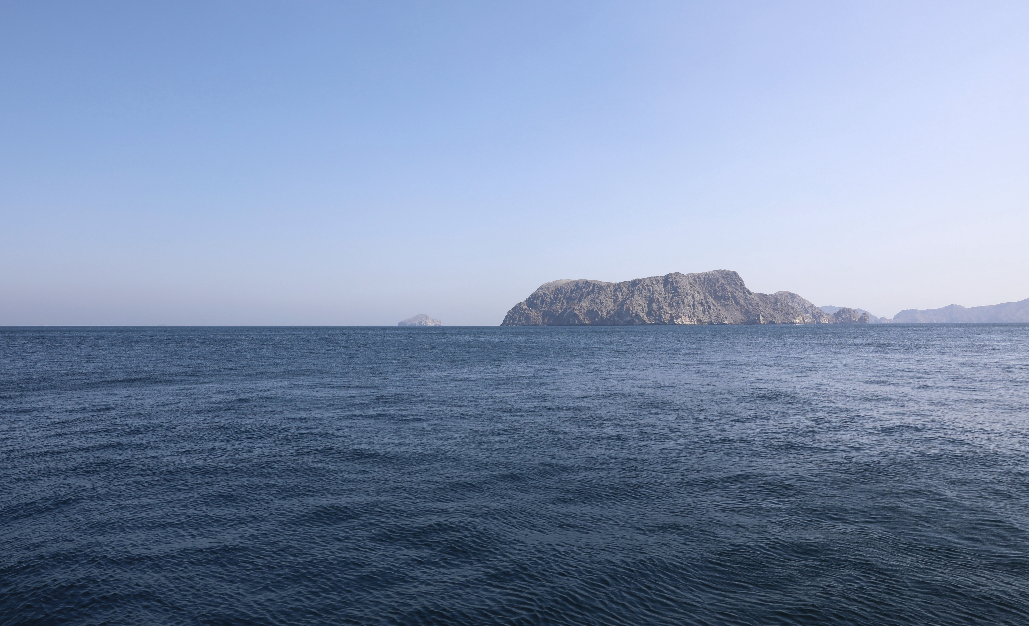 阿联酋油企通知客户下月在霍尔木兹海峡外提货