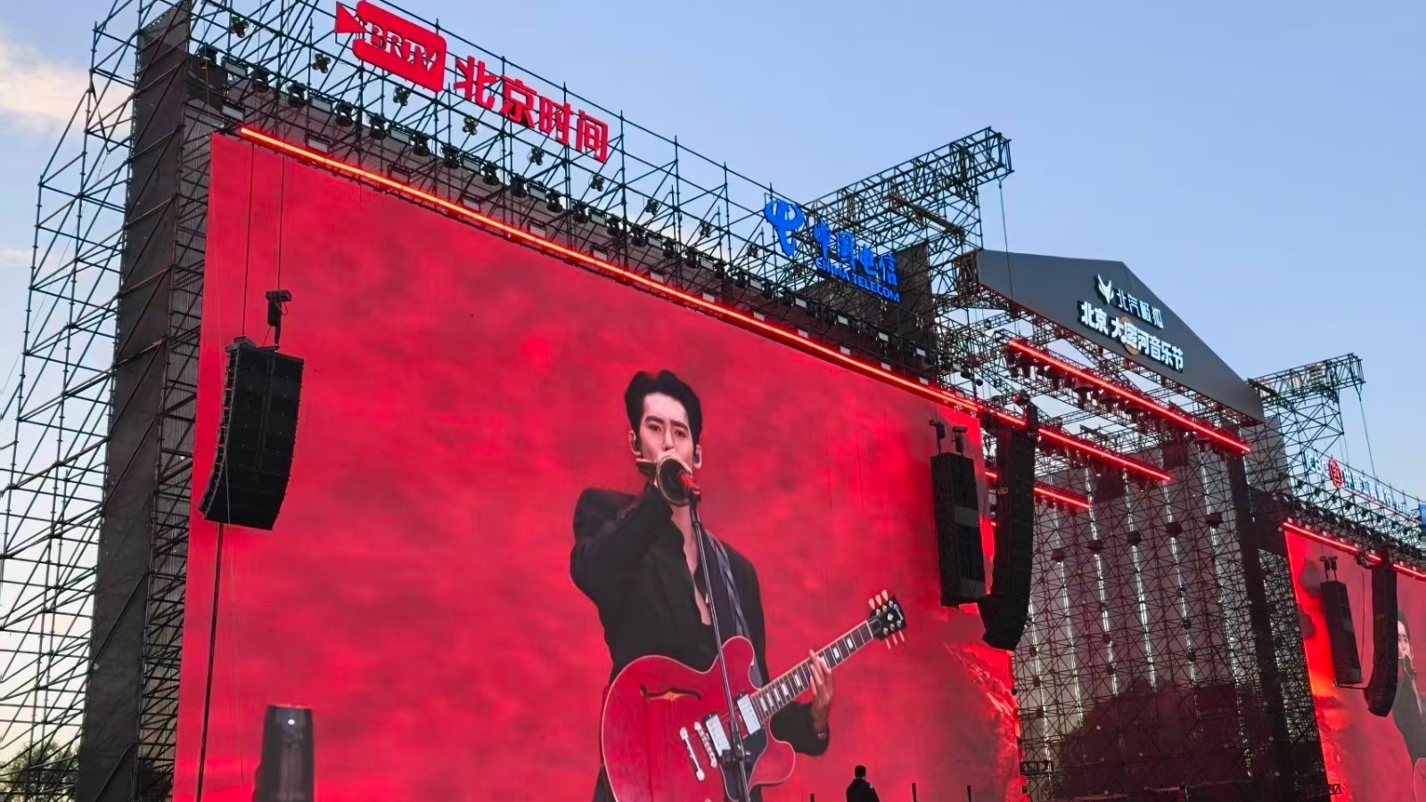 大运河音乐节最动人一幕!于适:太美妙,浑身起鸡皮疙瘩了 大运河音乐节最动人一幕!于适:太美妙,浑身起鸡皮疙瘩了