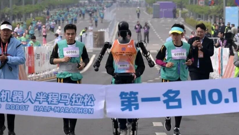 为了赢,这群机器人开始“集训”了 为了赢,这群机器人开始“集训”了